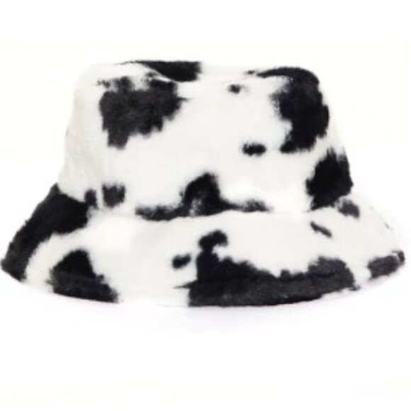 Black and White Faux Fur Bucket Hat🎉 NWT - Picture 2 of 2